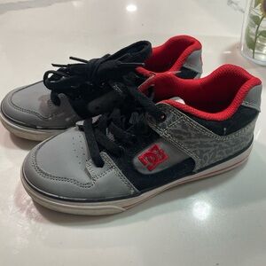 DC skate shoe